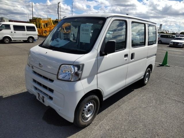 6380 Daihatsu Hijet van S321V 2017 г. (LUM Kobe Nyusatsu)